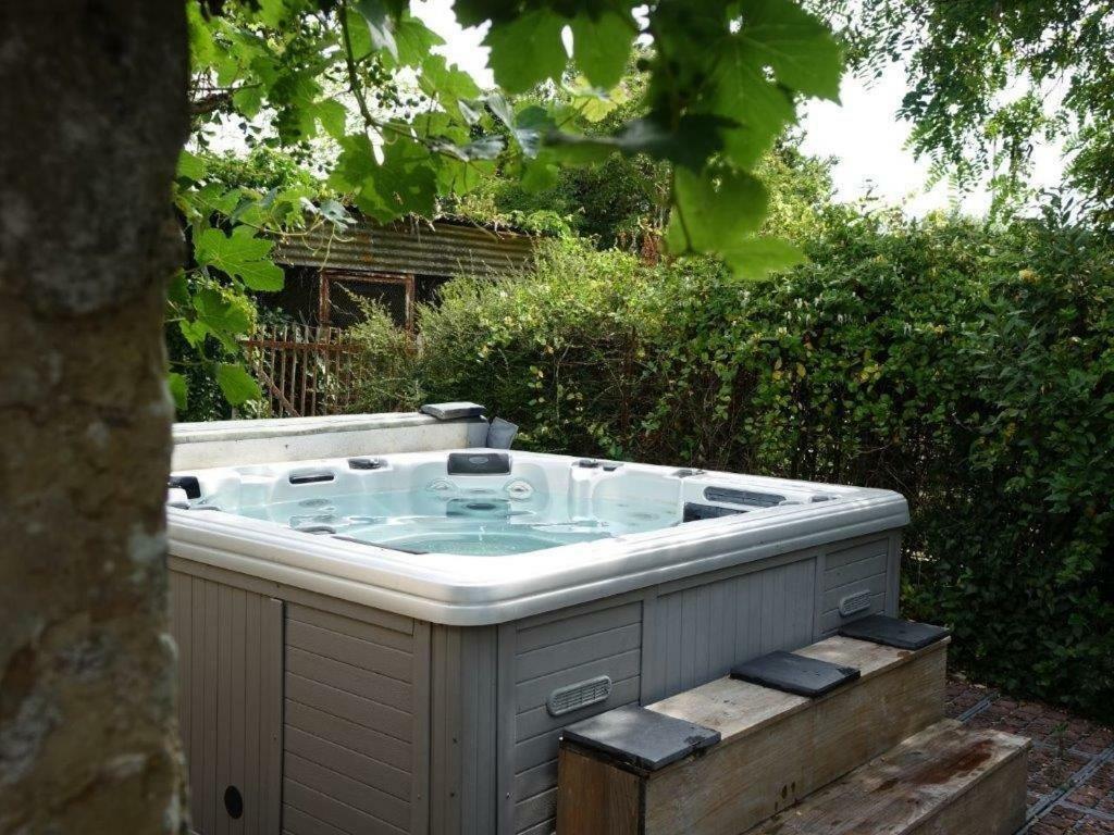 Tilleuls Et Bambous Hotel Saint-Sauveur-d'Aunis Luaran gambar